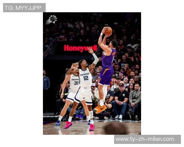 布克高效表现16投10中罚球全中独得31分助球队争胜